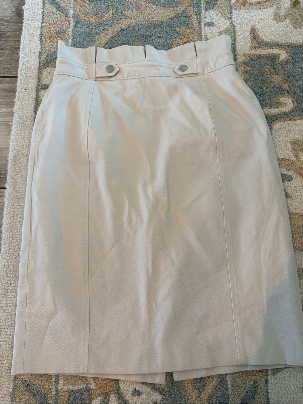 White House black market size 4 Classic Women's Cream Pencil Skirt